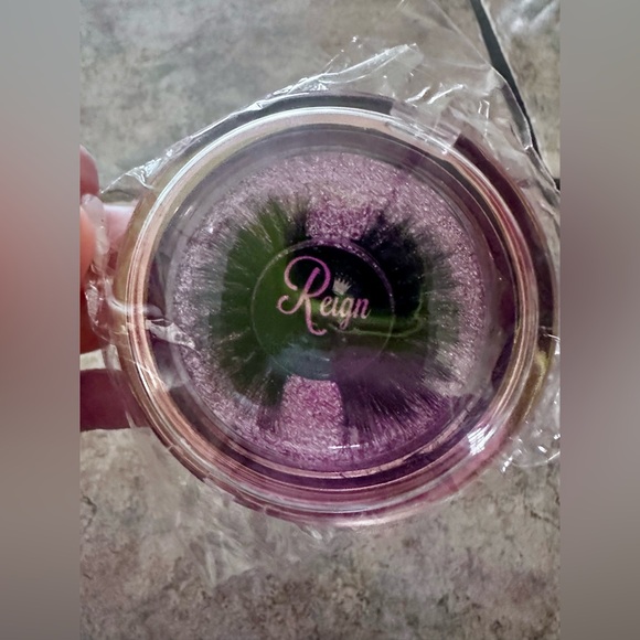 NEW Reign Lashes - Picture 7 of 8